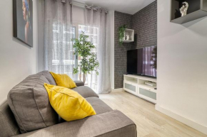 Cozy main square and beachfront 3-bedrooms apartment